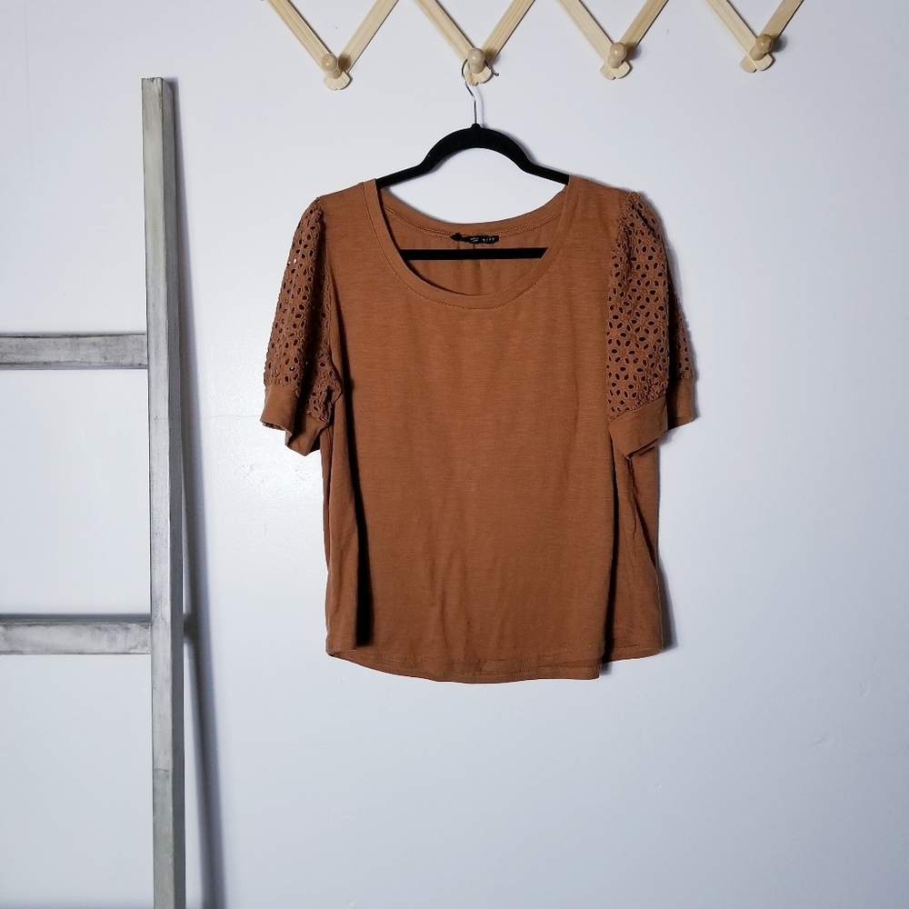 JANE + DELANCEY RUST BROWN EYELET PUFFED SLEEVE BLOUSE SIZE LARGE